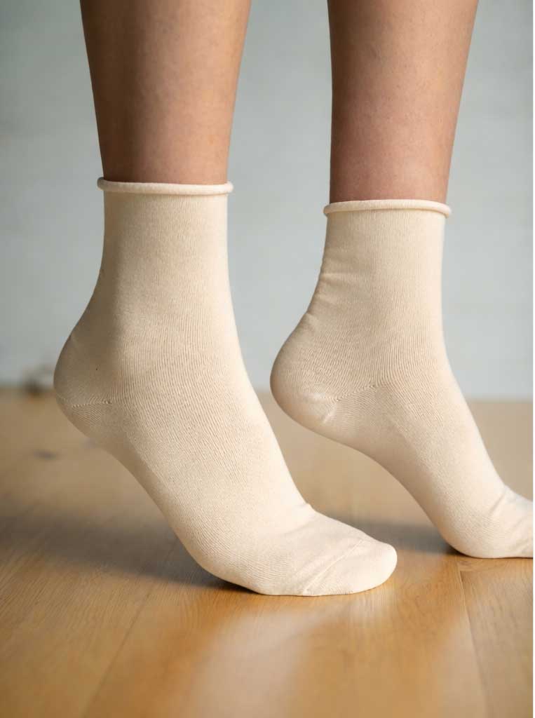 3-pk finslige bomullsokker med rullekant - beige