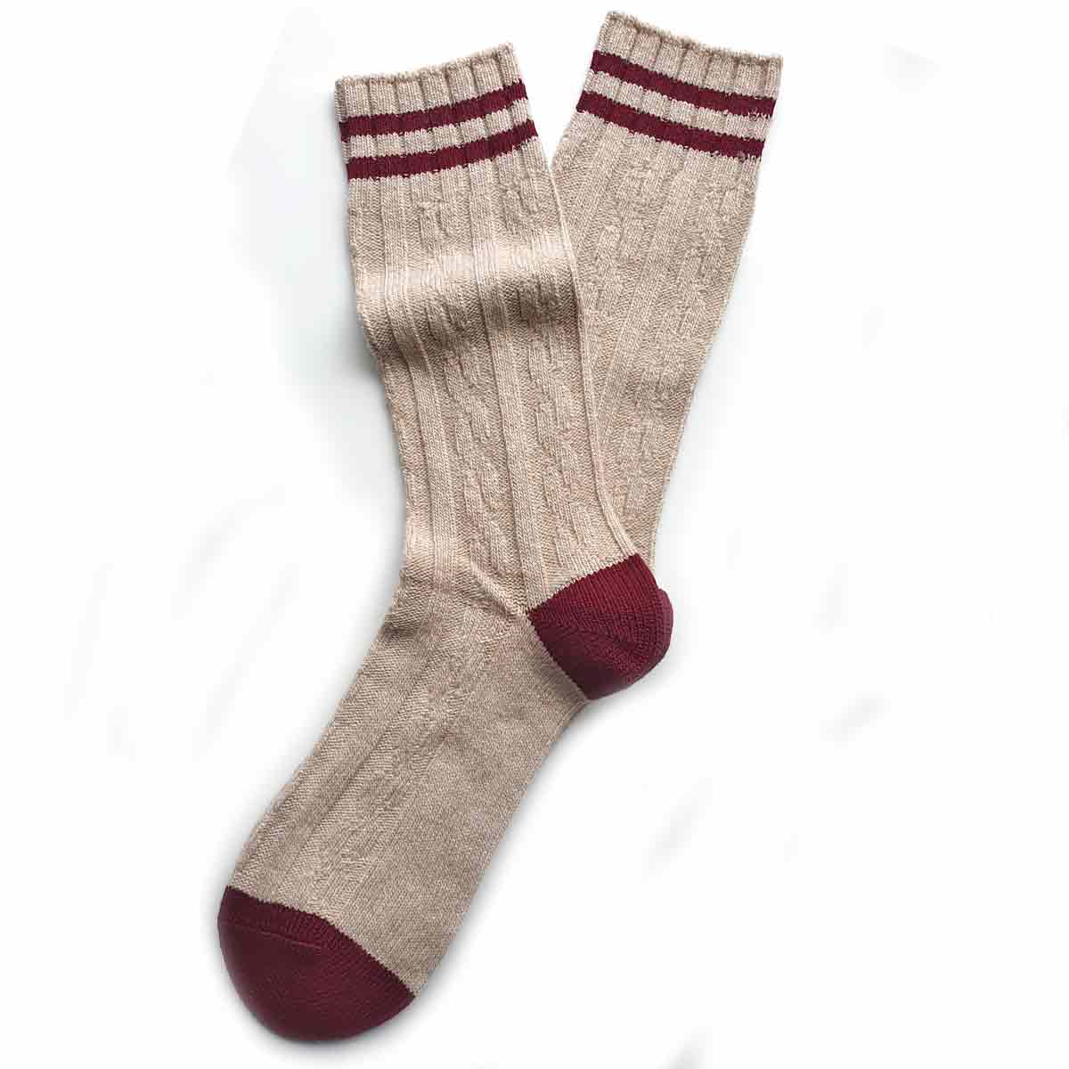 Retro off-white tennissokker for menn – flettestrikket ull med to striper